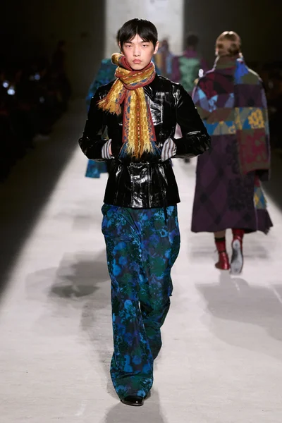 Look 40